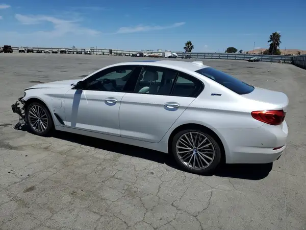 WBAJA9C51JB033251 2018 BMW 5ER - Image 2