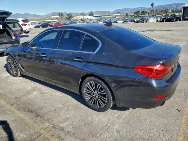 WBAJA9C51JB250606 2018 BMW 5ER - Image 2