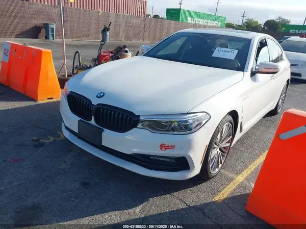 WBAJA9C52JB033579 2018 BMW 5ER - Image 2