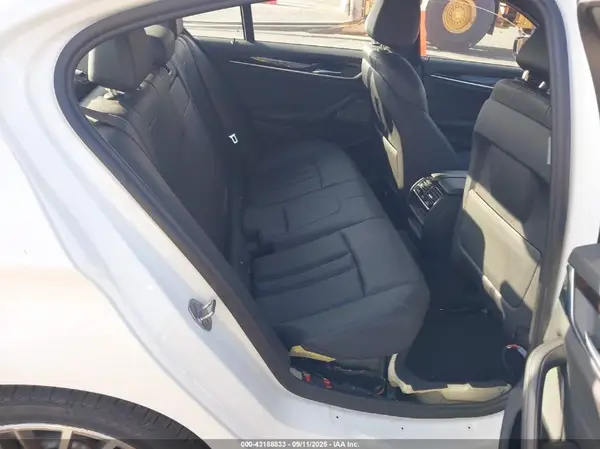 WBAJA9C52JB033579 2018 BMW 5ER - Image 8