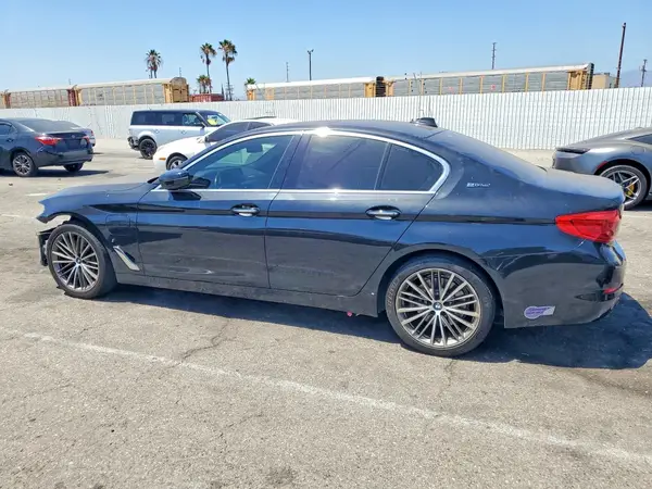WBAJA9C52JB033971 2018 BMW 5ER - Image 2