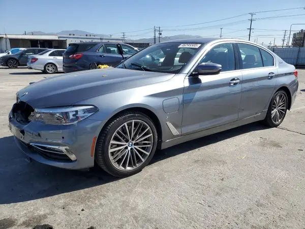 WBAJA9C52JB252073 2018 BMW 5ER - Image 1