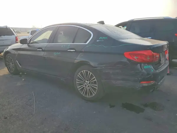 WBAJA9C52JB252607 2018 BMW 5ER - Image 2