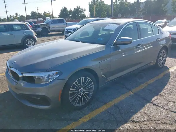 WBAJA9C52JB253014 2018 BMW 5ER - Image 2