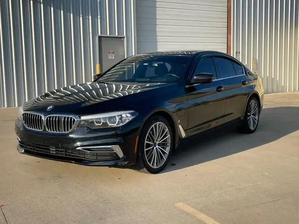 WBAJA9C52KB392755 2019 BMW 5ER - Image 2