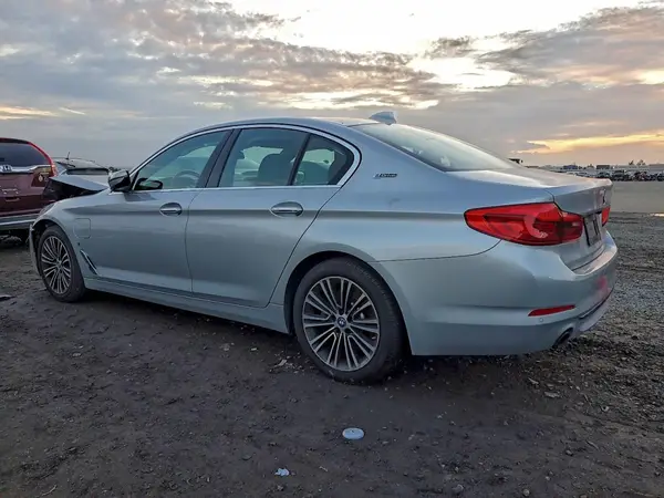 WBAJA9C53JB249747 2018 BMW 5ER - Image 2