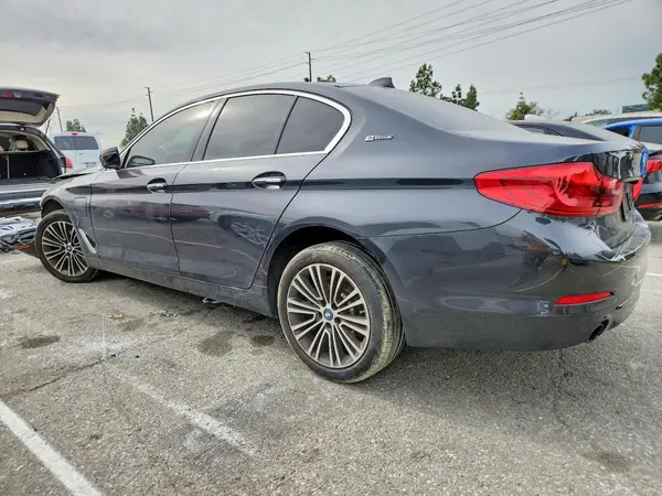 WBAJA9C53JB251370 2018 BMW 5ER - Image 2