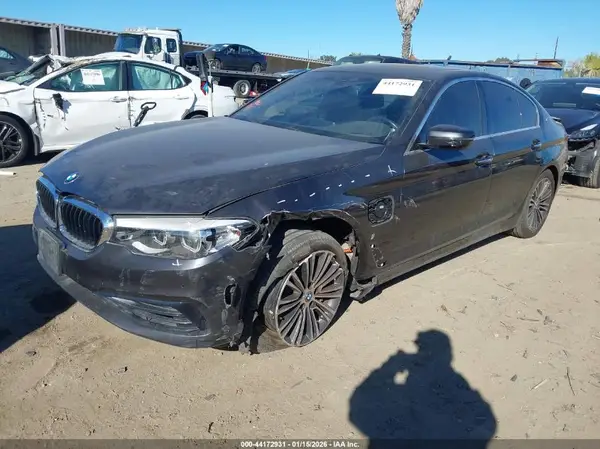 WBAJA9C53JB253264 2018 BMW 5ER - Image 2