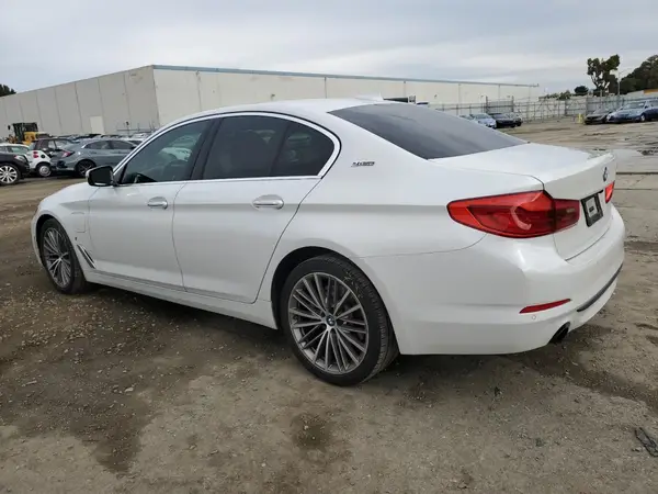 WBAJA9C54JB250373 2018 BMW 5ER - Image 2