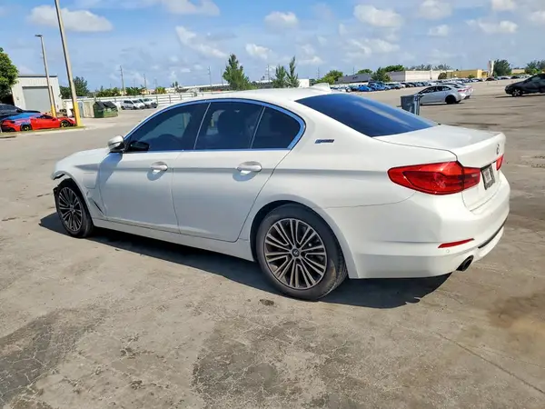 WBAJA9C54KB392806 2019 BMW 5ER - Image 2