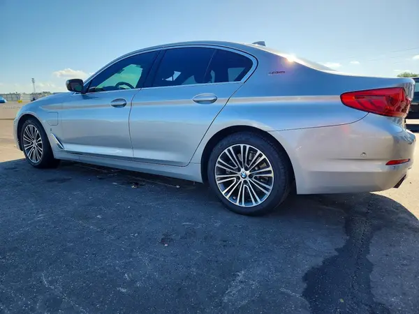 WBAJA9C54KB399075 2019 BMW 5ER - Image 2