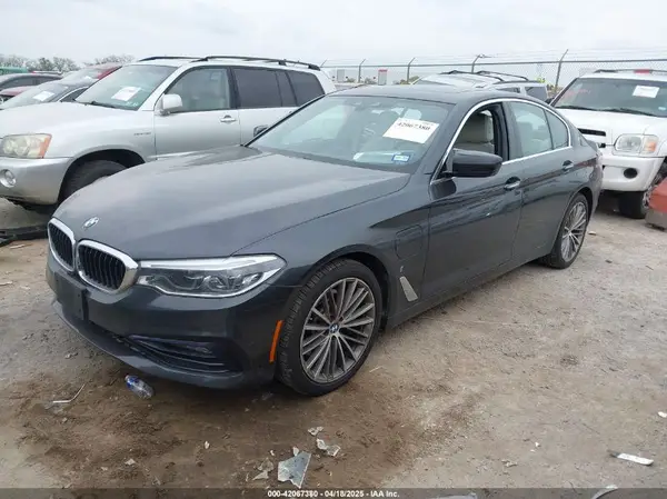 WBAJA9C55JB033575 2018 BMW 5ER - Image 2