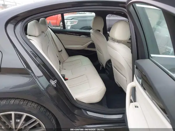 WBAJA9C55JB033575 2018 BMW 5ER - Image 8