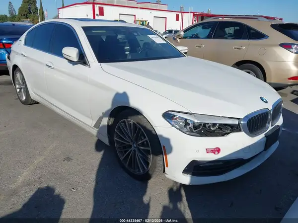 WBAJA9C55JB251094 2018 BMW 5ER - Image 1