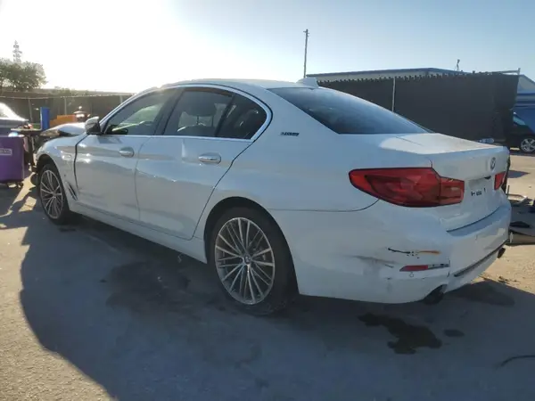 WBAJA9C55JB252052 2018 BMW 5ER - Image 2