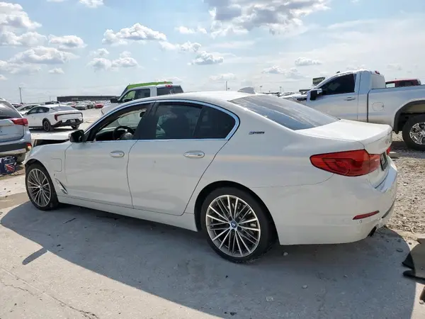 WBAJA9C55JB252679 2018 BMW 5ER - Image 2