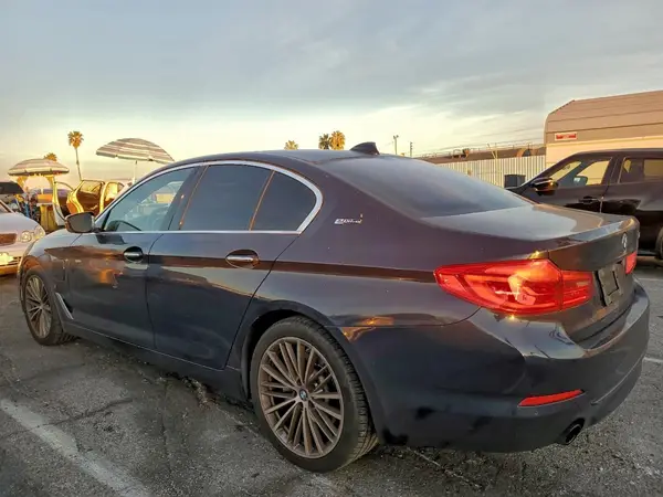 WBAJA9C55JB252987 2018 BMW 5ER - Image 2