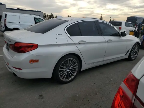 WBAJA9C55KB388859 2019 BMW 5ER - Image 2