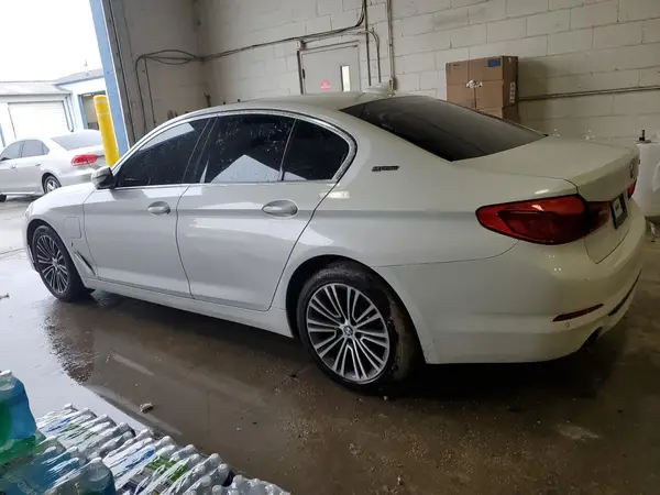 WBAJA9C55KB398758 2019 BMW 5ER - Image 2