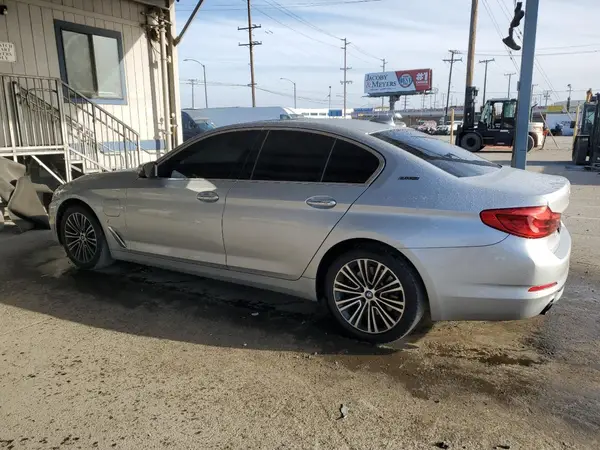 WBAJA9C56JB033083 2018 BMW 5ER - Image 2