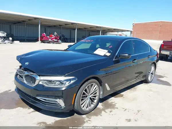 WBAJA9C56JB033682 2018 BMW 5ER - Image 2