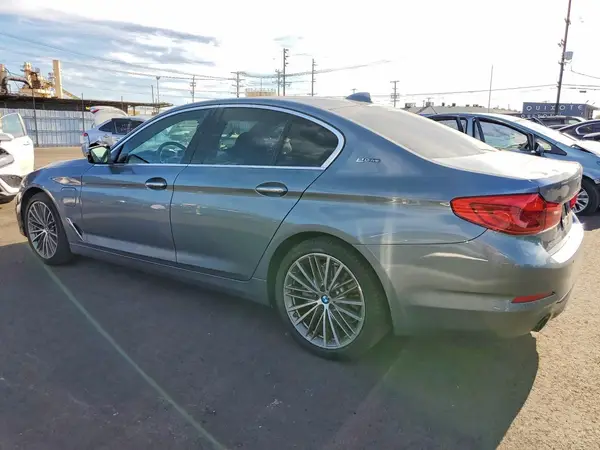 WBAJA9C56JB249533 2018 BMW 5ER - Image 2