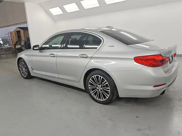 WBAJA9C56JB250388 2018 BMW 5ER - Image 2
