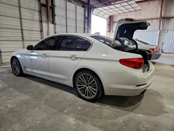 WBAJA9C56JB251489 2018 BMW 5ER - Image 2