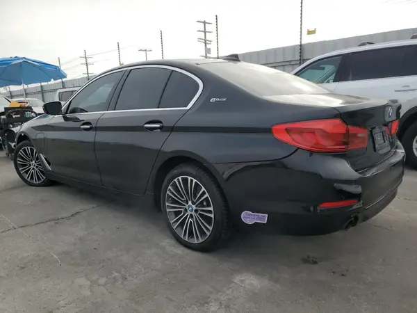WBAJA9C56JB252416 2018 BMW 5ER - Image 2