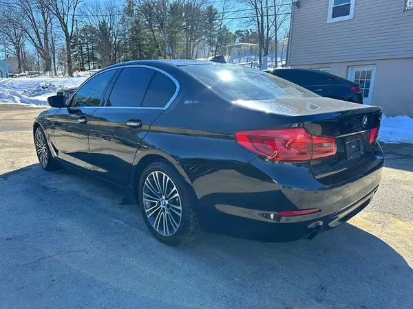 WBAJA9C56JB253324 2018 BMW 5ER - Image 2