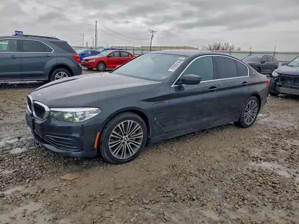 WBAJA9C56KB392712 2019 BMW 5ER - Image 1