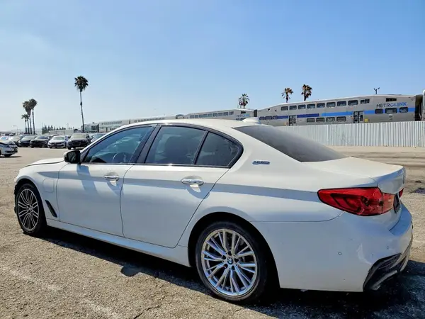 WBAJA9C57JB032668 2018 BMW 5ER - Image 2