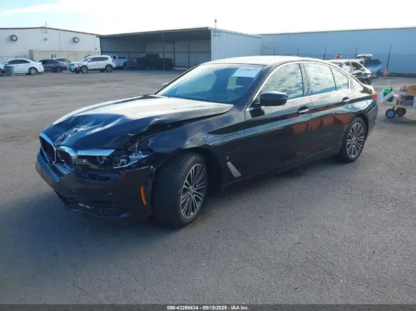 WBAJA9C57JB033691 2018 BMW 5ER - Image 2