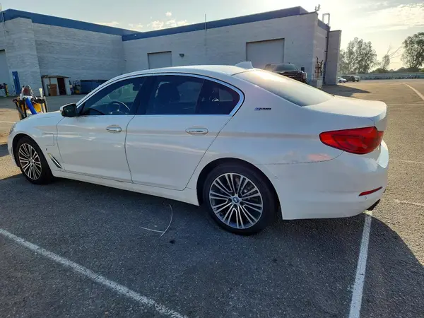 WBAJA9C57JB034260 2018 BMW 5ER - Image 2
