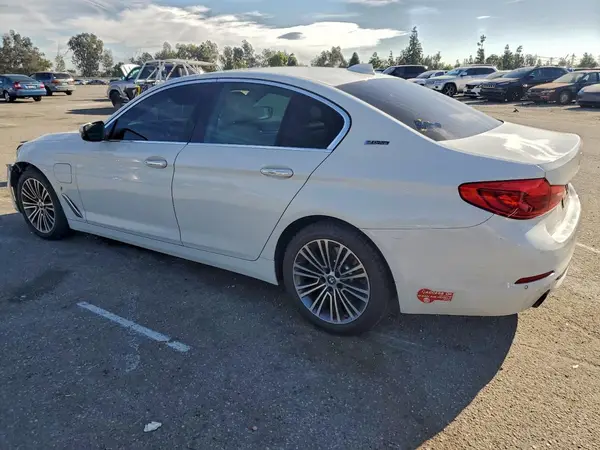 WBAJA9C57JB251971 2018 BMW 5ER - Image 2