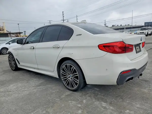 WBAJA9C57JB252019 2018 BMW 5ER - Image 2