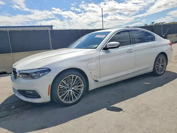 WBAJA9C58JB033862 2018 BMW 5ER - Image 1