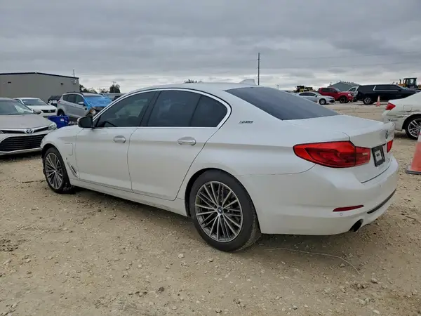 WBAJA9C59JB033207 2018 BMW 5ER - Image 2