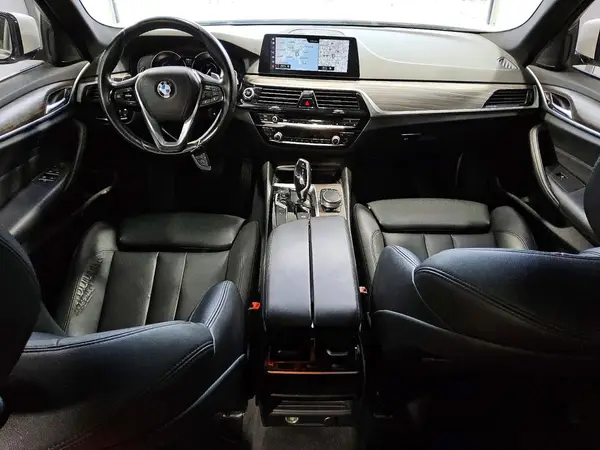 WBAJA9C59JB033255 2018 BMW 5ER - Image 8