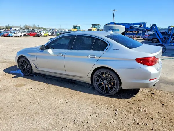 WBAJA9C59JB250305 2018 BMW 5ER - Image 2
