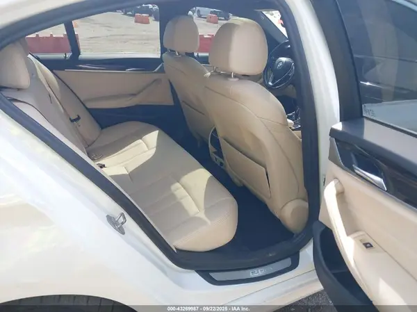 WBAJA9C59JB250627 2018 BMW 5ER - Image 8