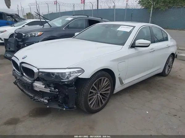 WBAJA9C59JB251132 2018 BMW 5ER - Image 2