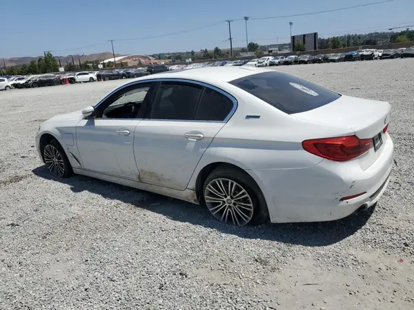 WBAJA9C59JB253270 2018 BMW 5ER - Image 2