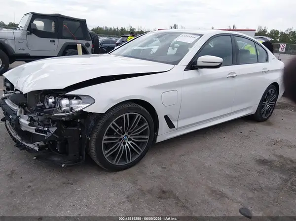 WBAJA9C59JB253303 2018 BMW 5ER - Image 2