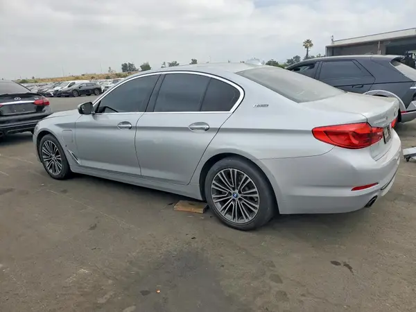 WBAJB1C50JB083721 2018 BMW 5ER - Image 2