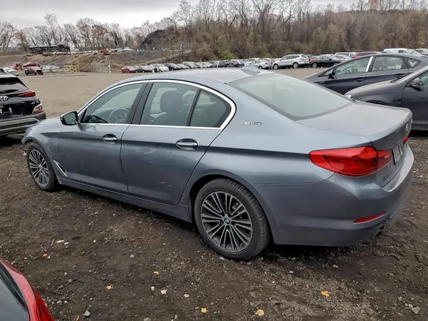 WBAJB1C51JB084747 2018 BMW 5ER - Image 2