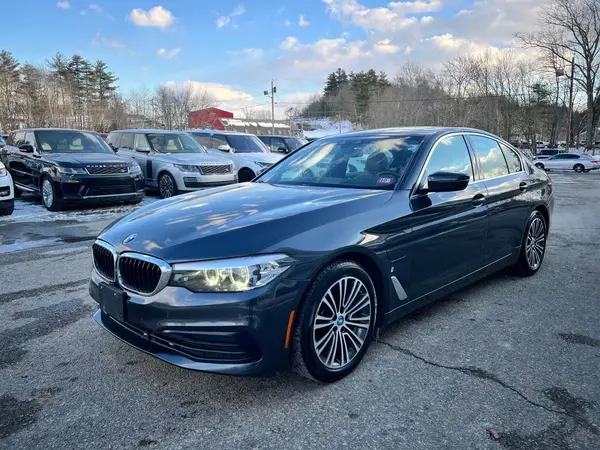 WBAJB1C51KB375492 2019 BMW 5ER - Image 2