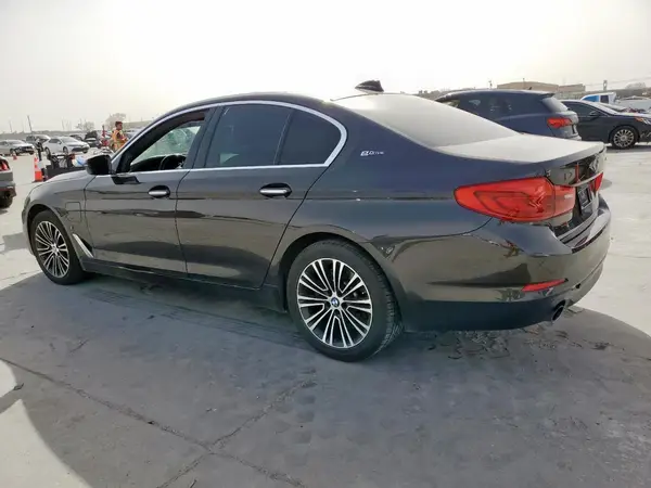 WBAJB1C56JB084789 2018 BMW 5ER - Image 2