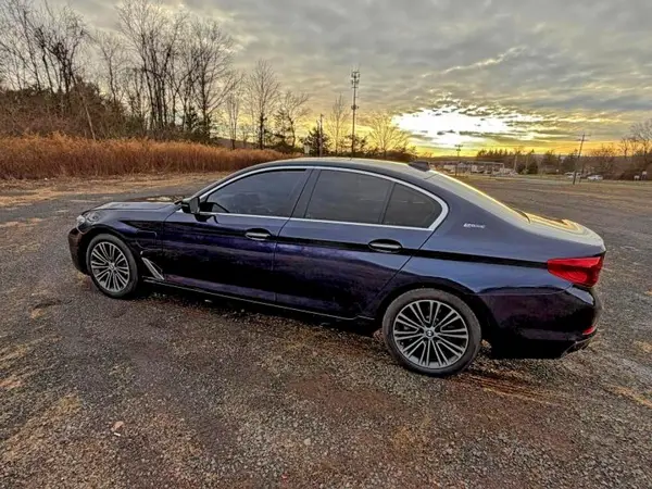 WBAJB1C57JB083991 2018 BMW 5ER - Image 2