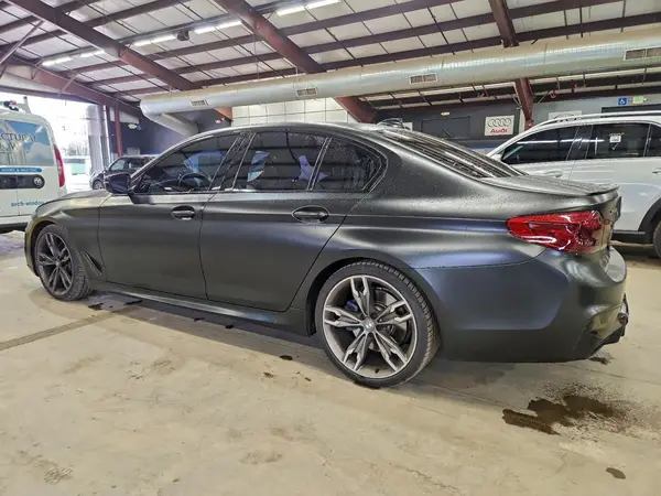 WBAJB9C52JG463872 2018 BMW 5ER - Image 2